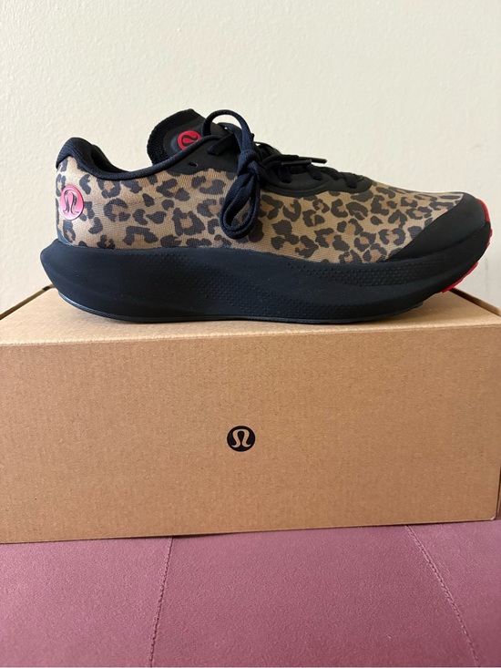 lululemon athletica Shoes - Lululemon Women’s Split Shift Running Shoe Women’s 9